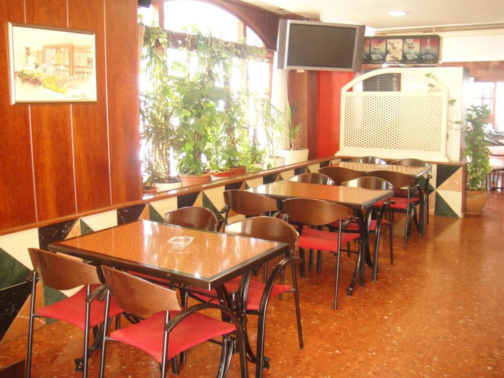 Apartamentos El Moro Sant Antoni de Portmany Extérieur photo