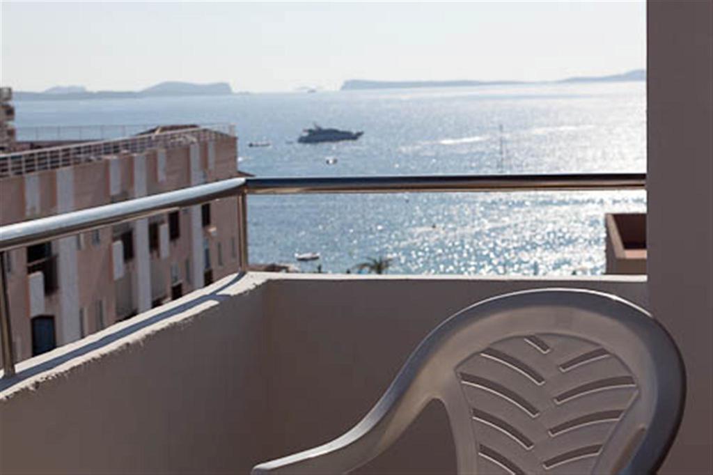 Apartamentos El Moro Sant Antoni de Portmany Extérieur photo