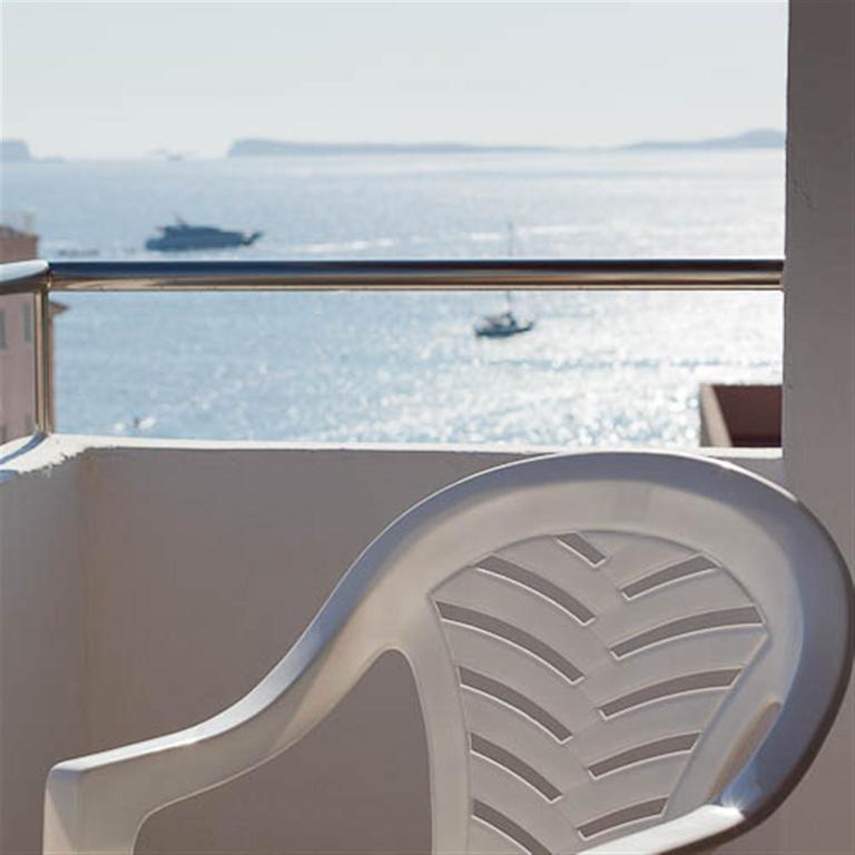 Apartamentos El Moro Sant Antoni de Portmany Chambre photo